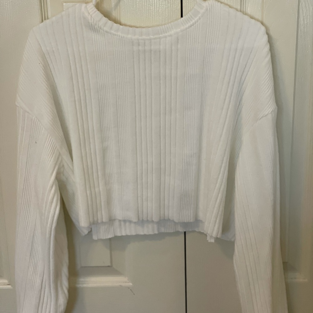 White crop long sleeve